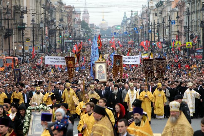 крестный ход перенесение мощей Александра Невского православие религия христианство