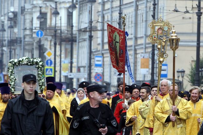 крестный ход перенесение мощей Александра Невского православие религия христианство