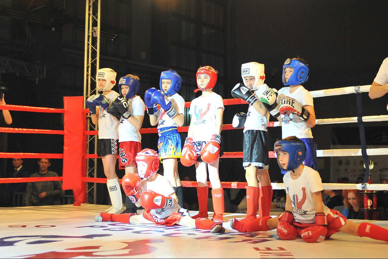 Бокс дворец спорта. Дворец бокса. Боксёр детские в Санкт-Петербурге. Бокс в Петергофе для детей. Клуб Федерации бокса на Крестовском.