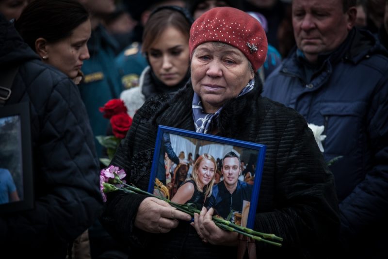 памятник сложенные крылья теракт на синайском полуострове серафимовское кладбище