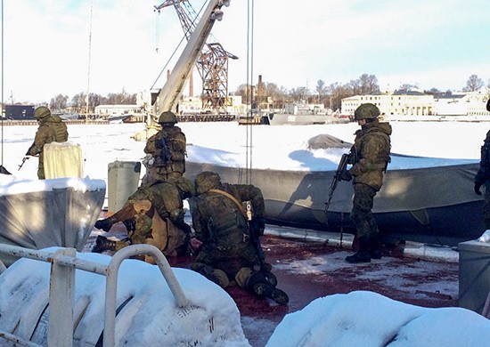 морские пехотинцы учение завод Пелла