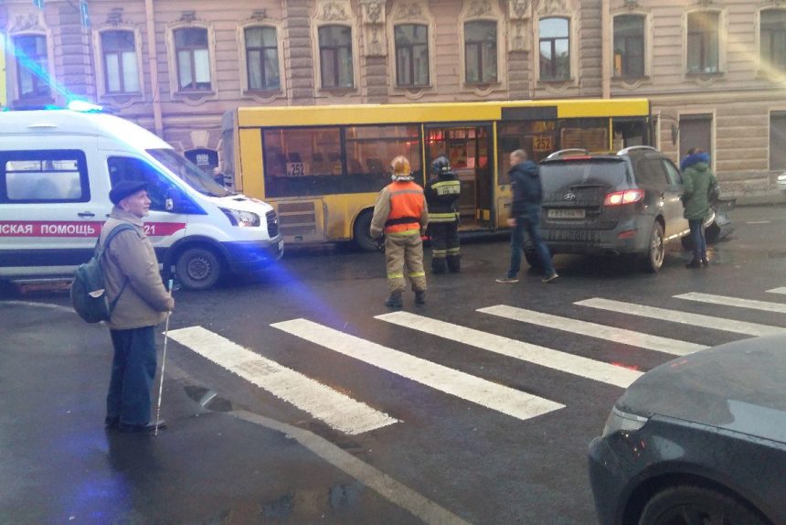 ДТП вознесенский проспект маршрутка 252
