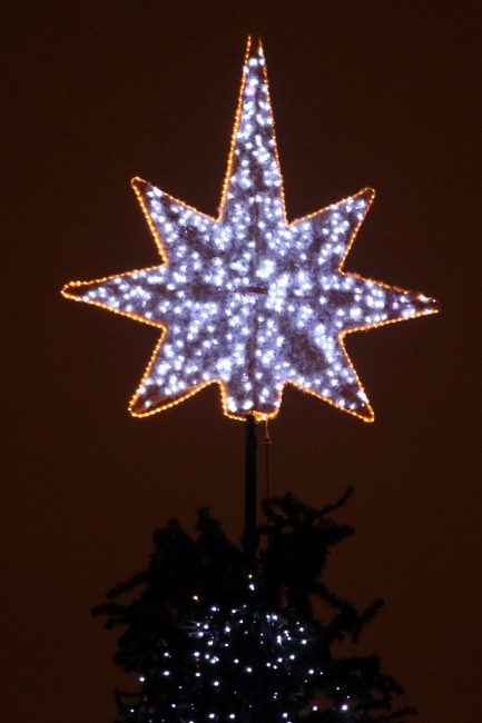 новогоднее оформление Дворцовая площадь ёлка звезда