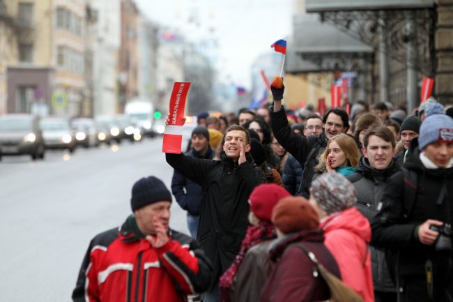 акция протеста забастовка избирателей сторонники Навального оппозиция политика шествие