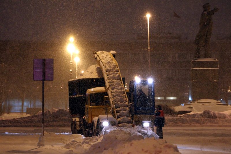 уборка снега снегоуборочная дорожная техника