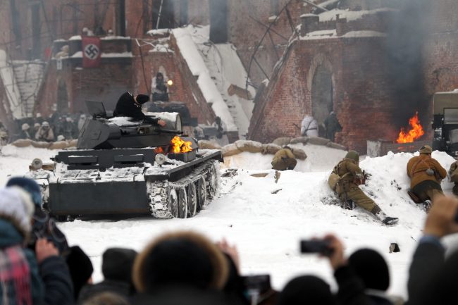 реконструкция Сталинградская битва военная техника подбитый танк