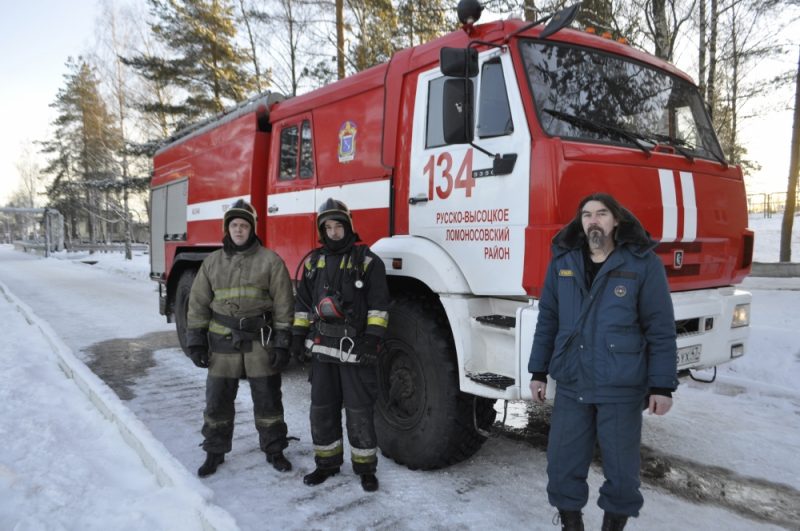 пожарные ГУ МЧС по Ленинградской области