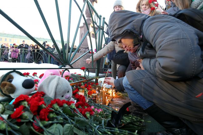 акция памяти погибших при пожаре в Кемерово Дворцовая площадь