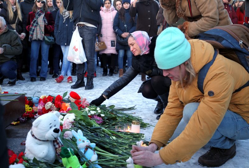 акция памяти погибших при пожаре в Кемерово Марсово поле