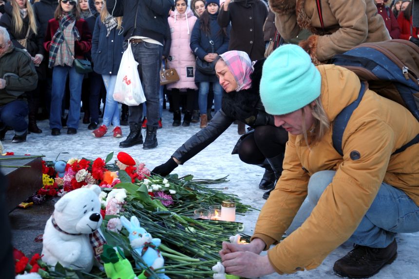акция памяти погибших при пожаре в Кемерово Марсово поле