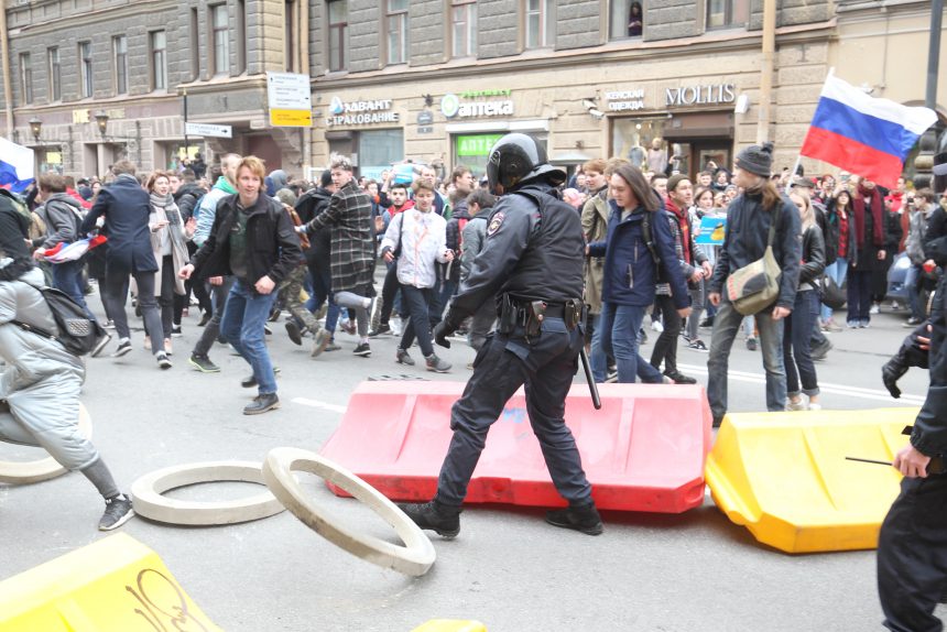 он нам не царь, навальный, путин, акция