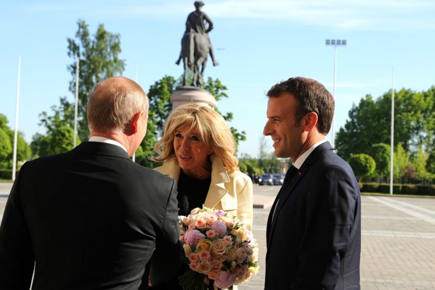 Владимир Путин Эммануэль Макрон Бриджит Макрон