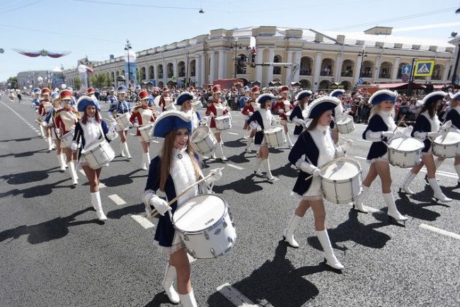 парад барабанщиков барабанщицы невский проспект день города