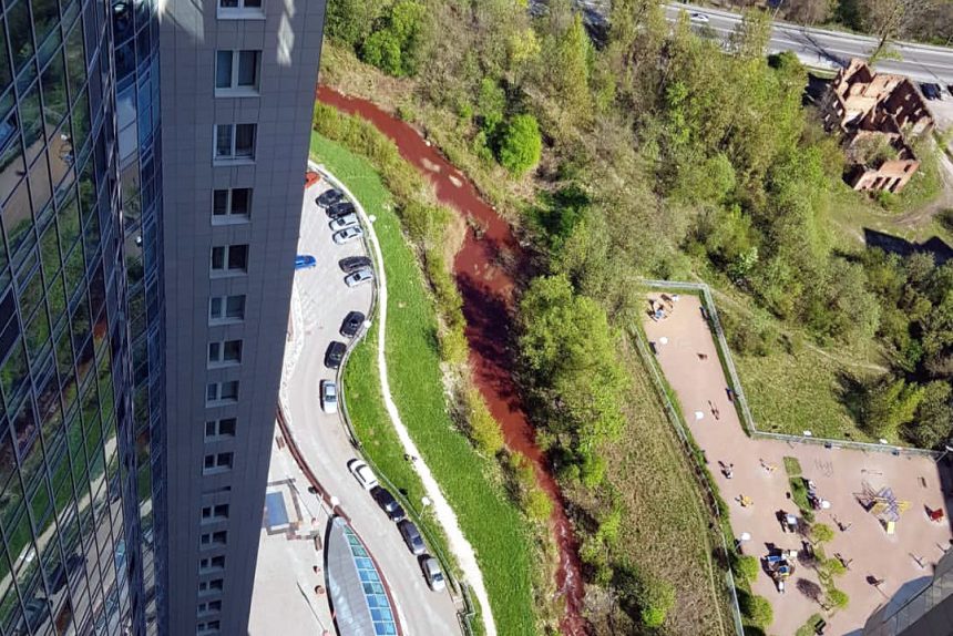 река Мурзинка красная вода загрязнение
