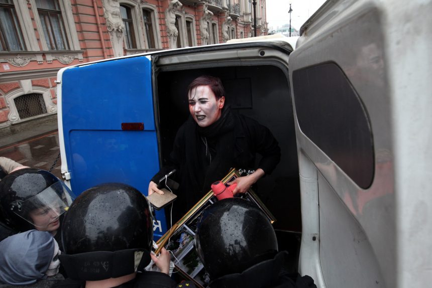 первомай задержание Варвары Михайловой полиция