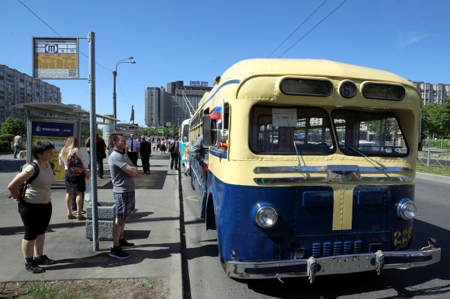 парад ретротранспорта троллейбус мтб-82