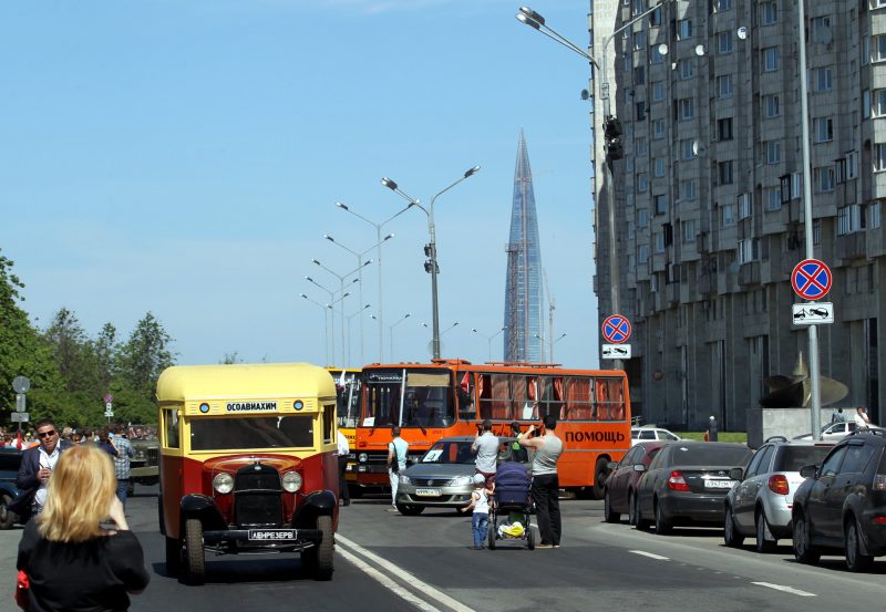 парад ретротранспорта автобусы лахта-центр