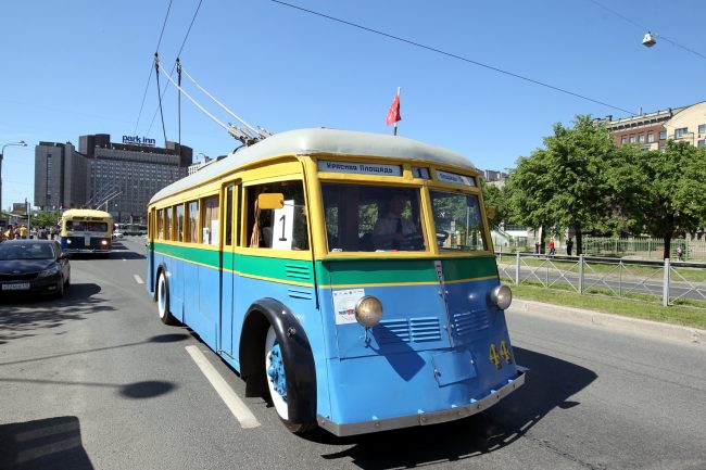 парад ретротранспорта троллейбус ятб-1