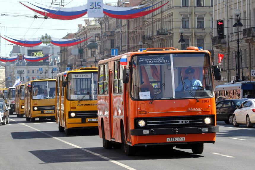 парад ретротранспорта автобусы