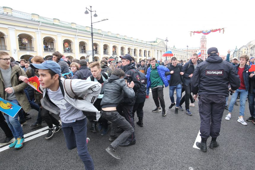 он нам не царь, навальный, путин, акция