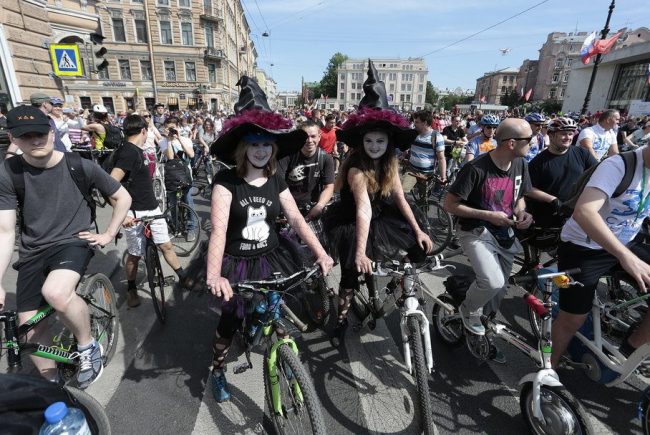 велопарад велосипед ведьмы косплей день города