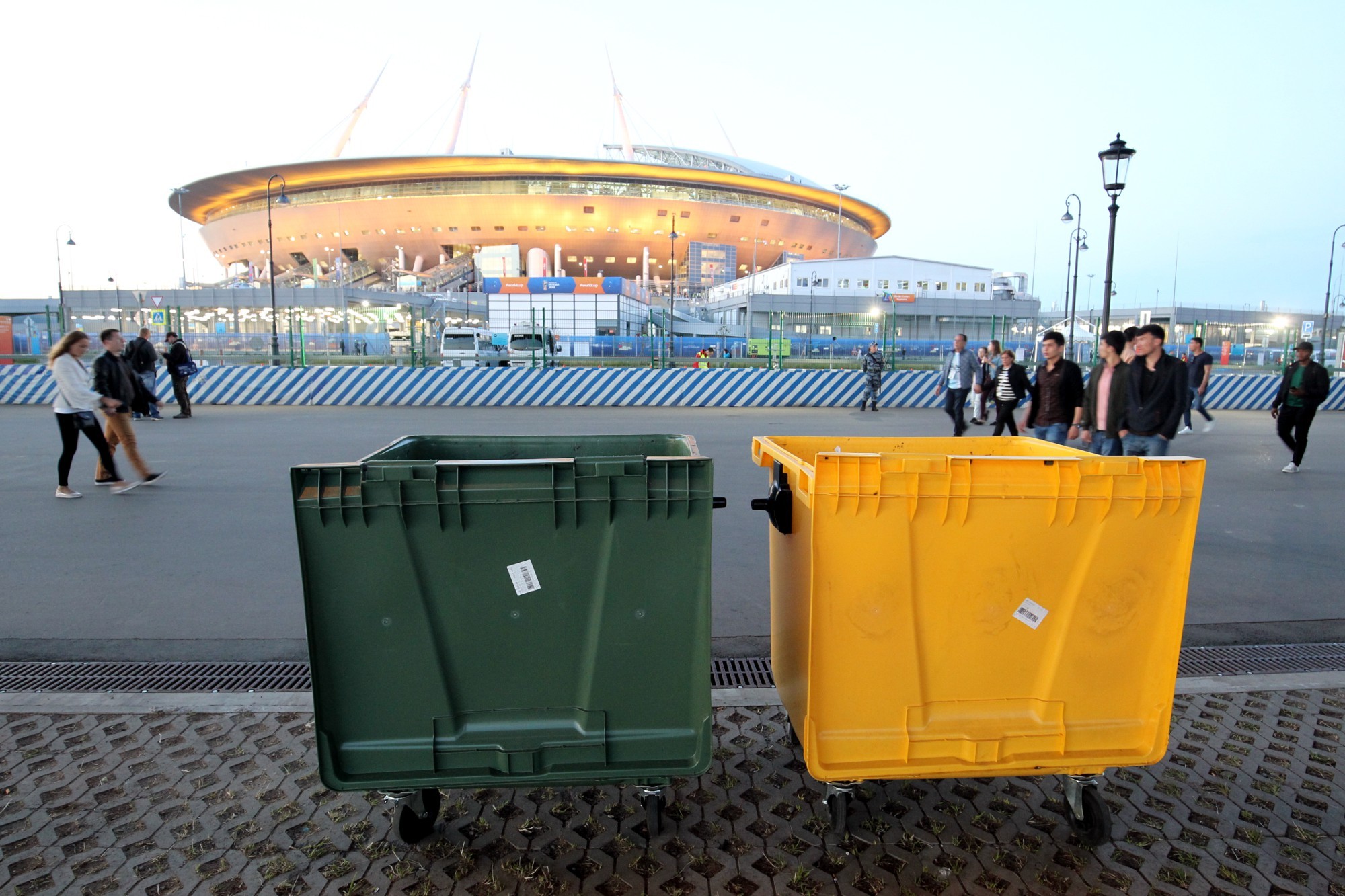 стадион Зенит-Арена мусорные баки отходы раздельный сбор