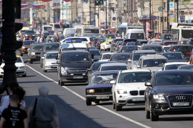 пробка автомобили дорожное движение Невский проспект