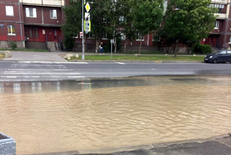 прорыв теплотрассы Невский район