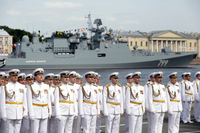репетиция главного военно-морского парада день ВМФ моряки корабли фрегат Адмирал Макаров
