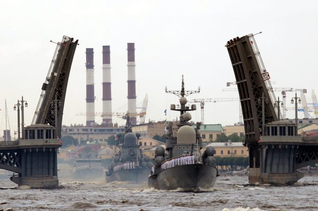 репетиция главного военно-морского парада день ВМФ корабли Моршанск и Ливень