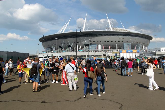 стадион на Крестовском Санкт-Петербург Зенит-Арена ЧМ-2018 футбол болельщики фанаты