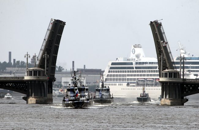 репетиция день ВМФ главный военно-морской парад военные корабли Благовещенский мост