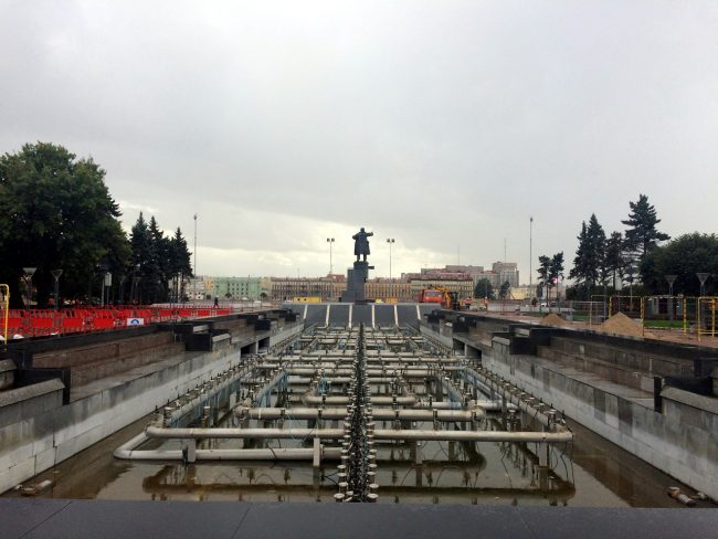 площадь Ленина Водоканал ремонт трубопровода фонтан