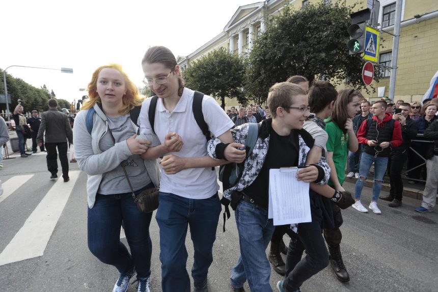 митинг акция протеста задержание задержания навальный против пенсионной реформы пенсионная реформа
