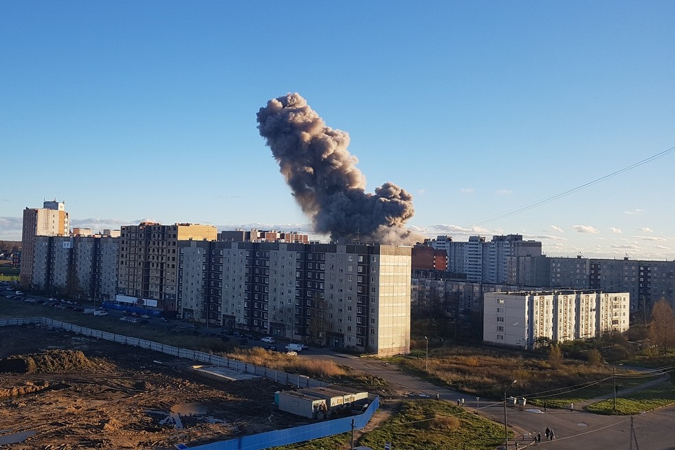 дым взрыв на заводе пиротехники Гатчина