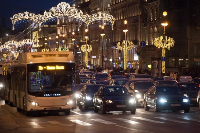 невский проспект подсветка праздник новый год рождество машины автобус транспорт новогодние украшения