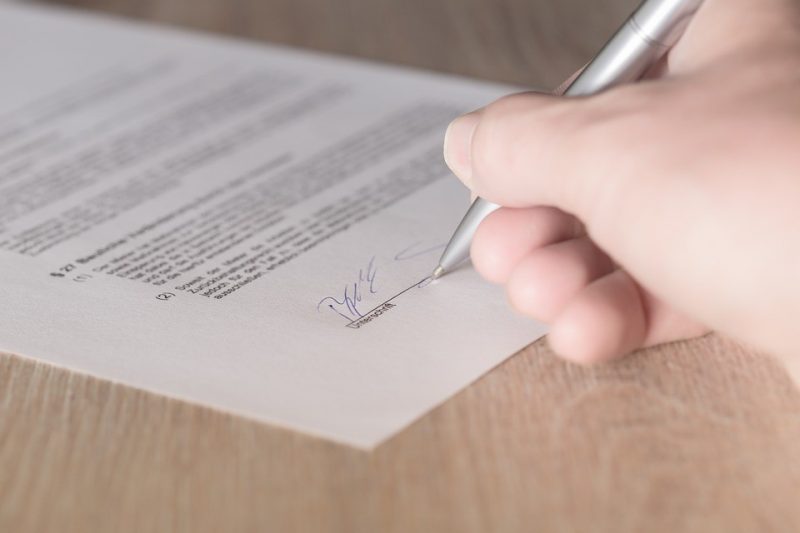 подпись документ ручка бумага