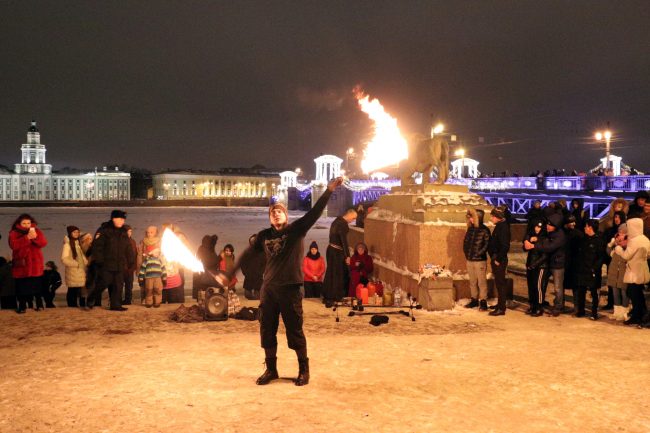 новый год 2019 новогодние праздники огненное шоу