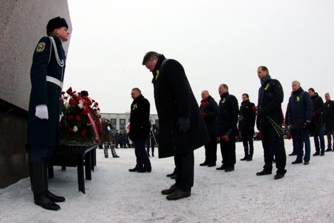 площадь Победы монумент героическим защитникам Ленинграда день снятия блокады почётный караул Эдуард Батанов