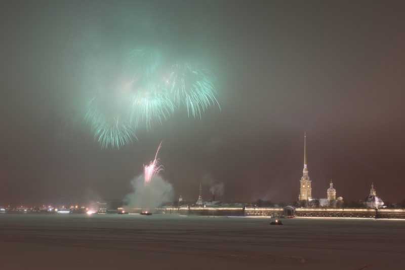 фейерверк салют 75-летие освобождения Ленинграда от блокады