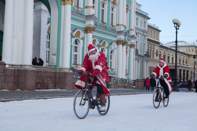 велосипедисты велопробег Деды Морозы
