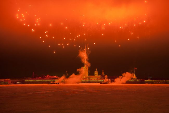 фейерверк салют день защитника отечества петропавловская крепость