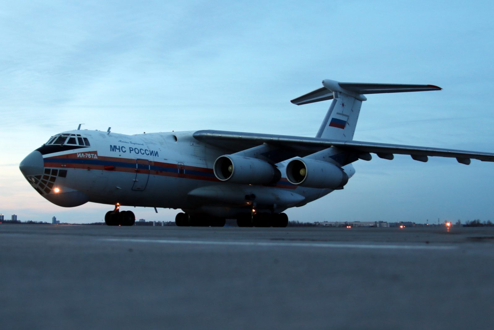 самолёт Ил-76 МЧС санитарная эвакуация