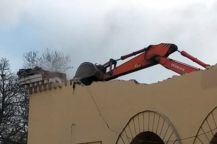 снос проходной завода Петмол