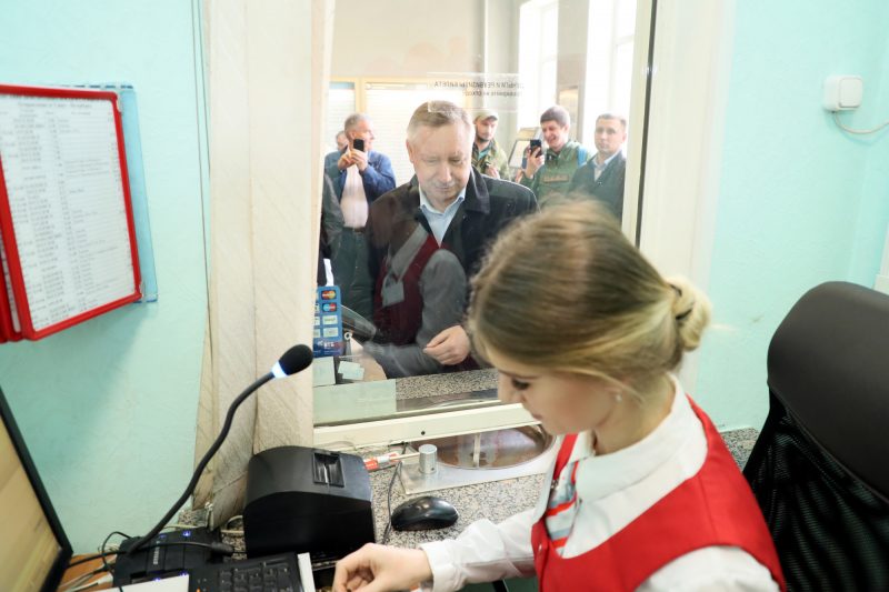 Беглов электричка билетная касса железная дорога