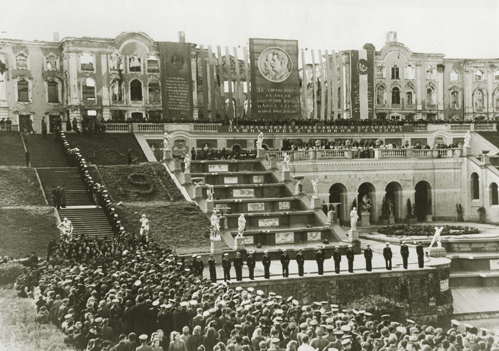 открытие фонтанов второй очереди Петродворца, 14 сентября 1947