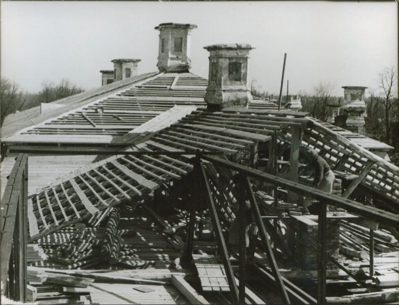 Восстановление кровли Большого дворца в 1950-е годы
