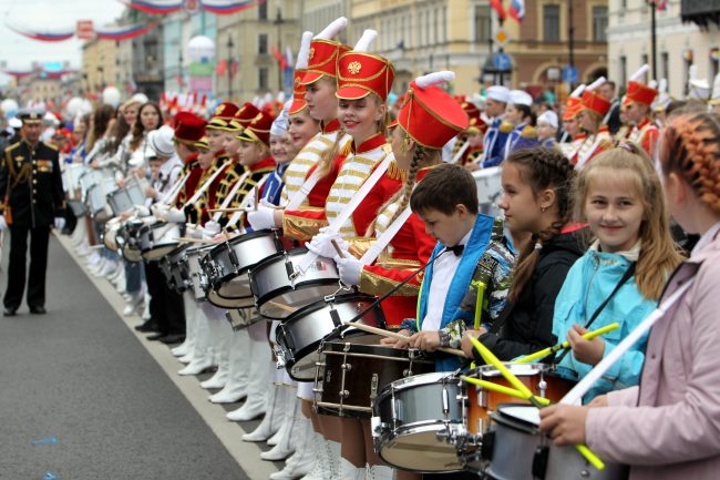 день города барабанщики Невский проспект