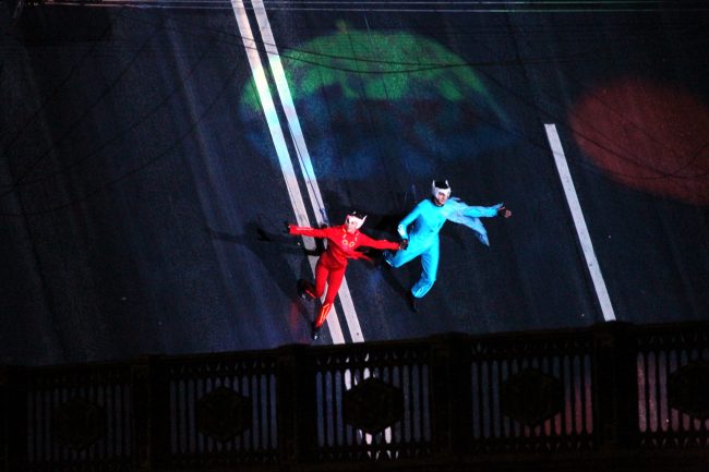 танцы на крыле Дворцового моста