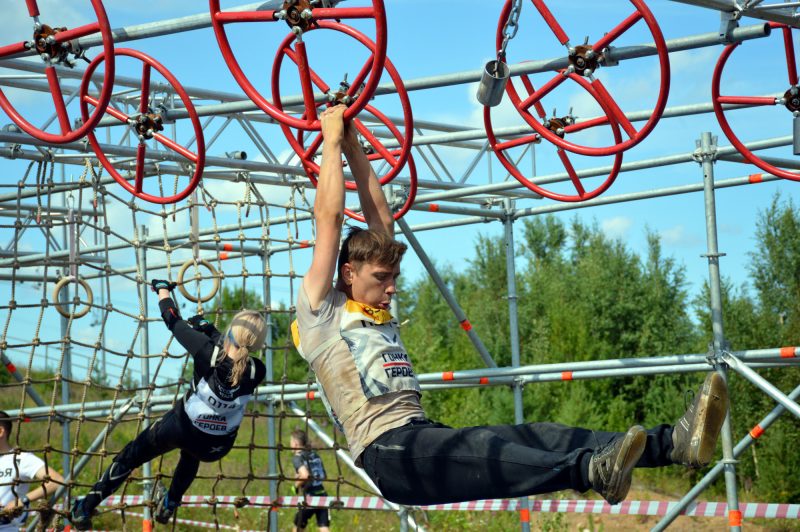 Гонка героев спорт лёгкая атлетика бег полоса препятствий